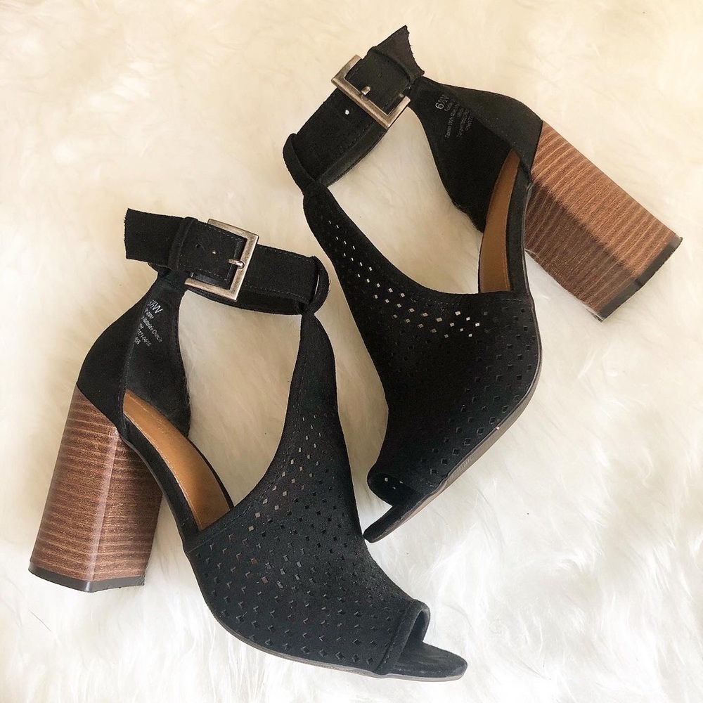 Target black peep toe booties size 6.5